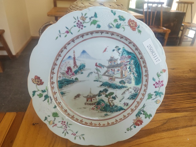 古玩陶瓷樓臺(tái)亭閣山水紋粉彩盤拍賣,當(dāng)前價(jià)格1980元