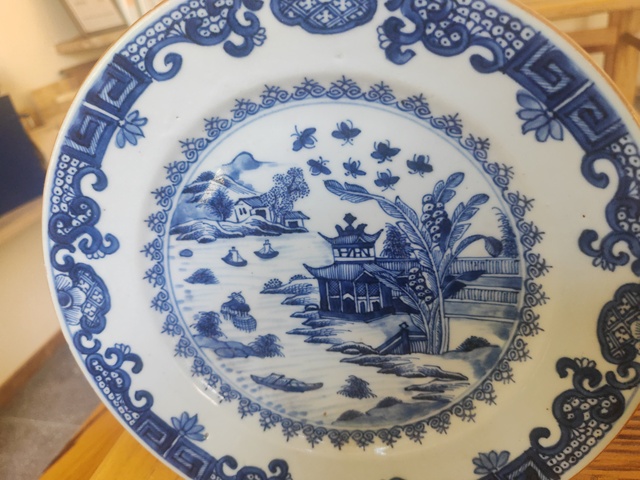古玩陶瓷樓臺亭閣山水紋青花盤拍賣,當前價格3800元