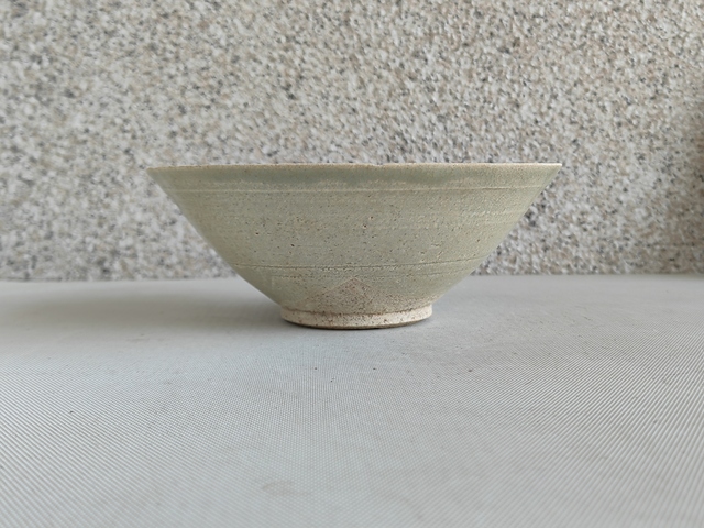 古玩陶瓷青白釉刻花斗笠碗拍賣,當(dāng)前價(jià)格580元