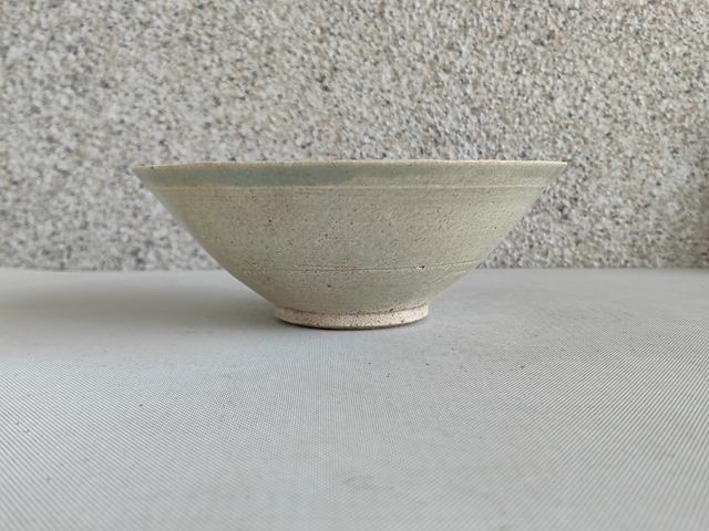 古玩陶瓷青白釉刻花斗笠碗拍賣,當(dāng)前價(jià)格580元