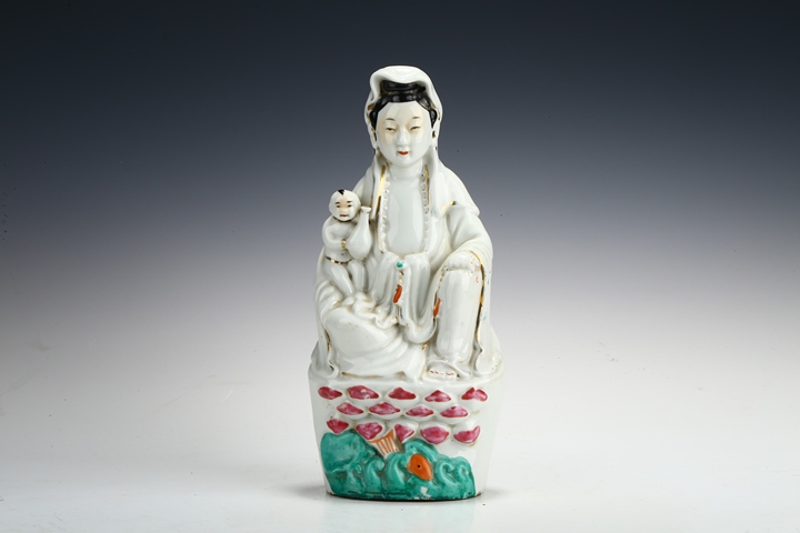古玩陶瓷民國·粉彩送子觀音造像真品鑒賞圖
