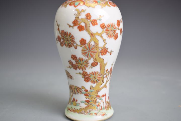 古玩陶瓷清康熙·五彩描金花卉紋雞腿蓋瓶拍賣,當前價格1876元