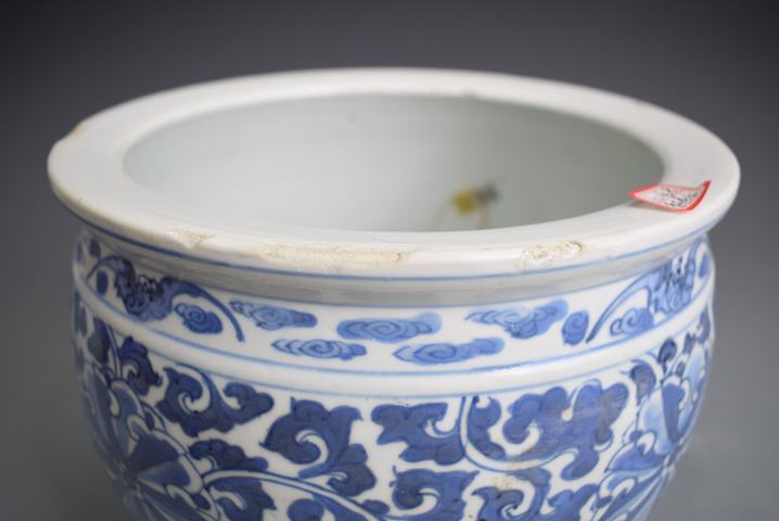 古玩陶瓷清晚期青花纏枝蓮紋卷缸拍賣，當前價格1000元