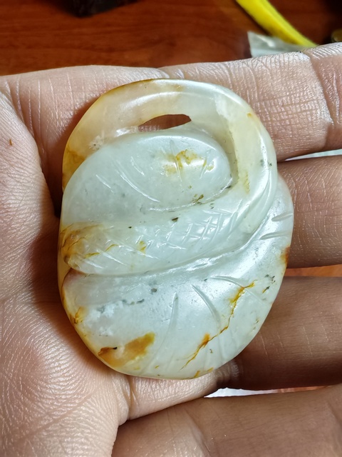 古玩玉器和田玉雕“荷葉墜”拍賣,當(dāng)前價(jià)格999元