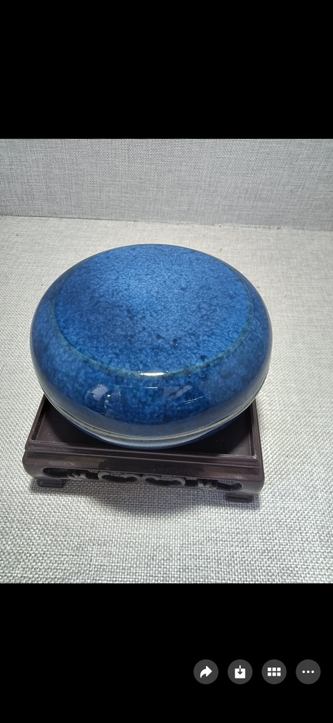 古玩陶瓷灑藍釉蓋盒真品鑒賞圖