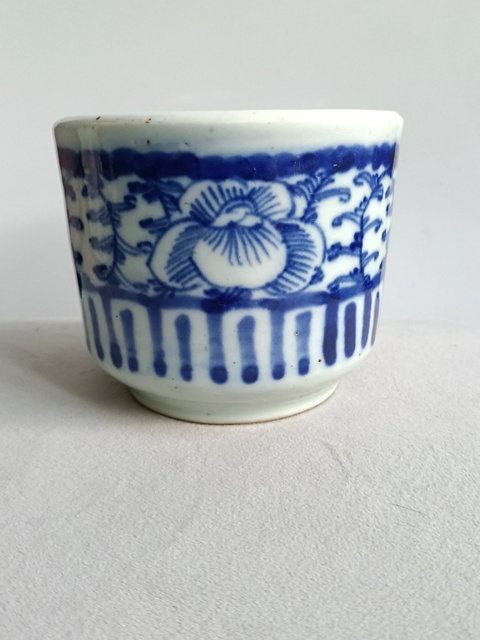古玩陶瓷大尺寸青花纏枝花紋香爐拍賣，當前價格1235元