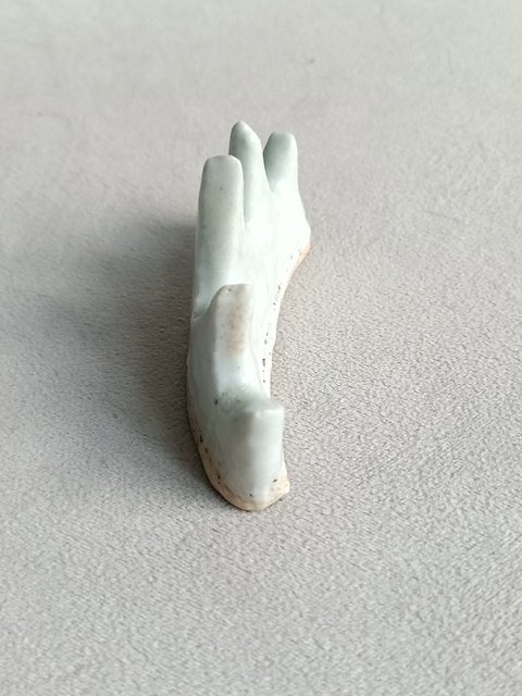 古玩陶瓷白釉山子筆架拍賣，當前價格298元