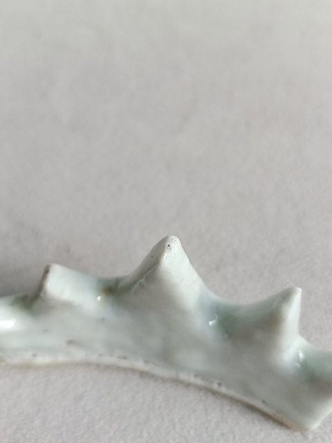 古玩陶瓷白釉山子筆架拍賣，當前價格298元