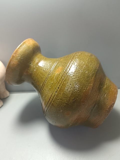 古玩陶瓷精美漢代綠釉瓶拍賣,當前價格500元
