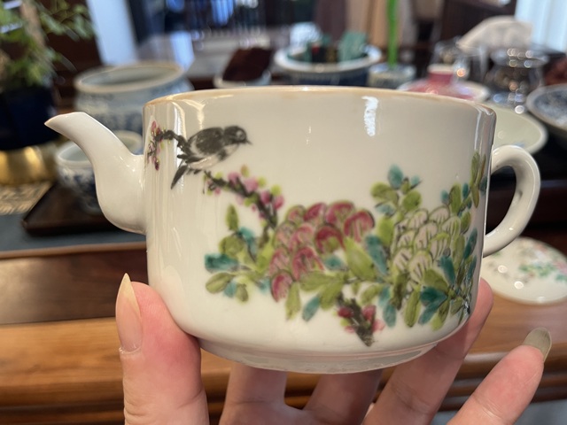 古玩陶瓷粉彩壺真品鑒賞圖