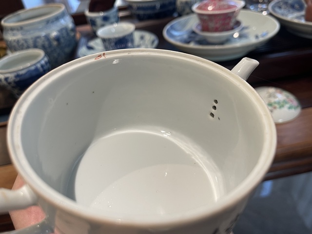 古玩陶瓷粉彩壺真品鑒賞圖