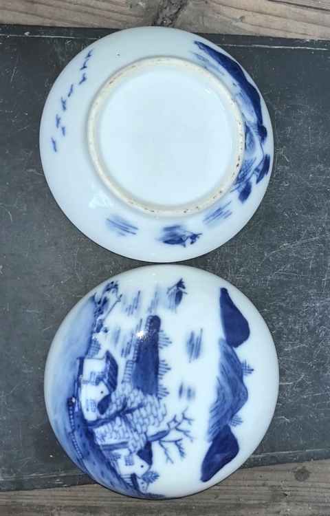 古玩陶瓷青花山水紋印盒真品鑒賞圖