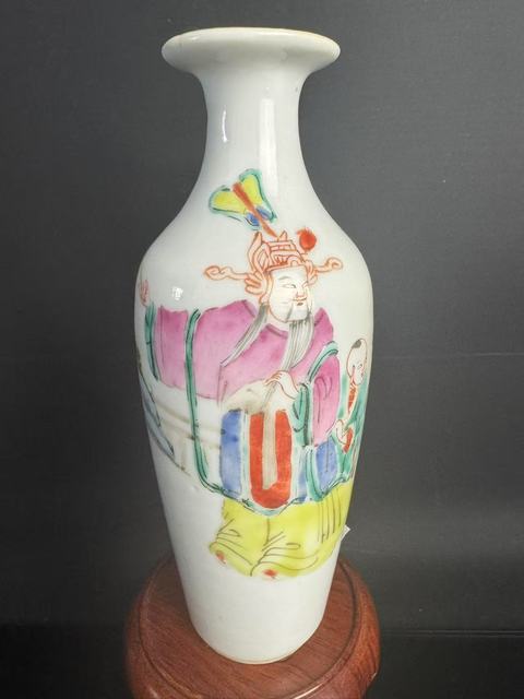 古玩陶瓷粉彩人物瓶真品鑒賞圖