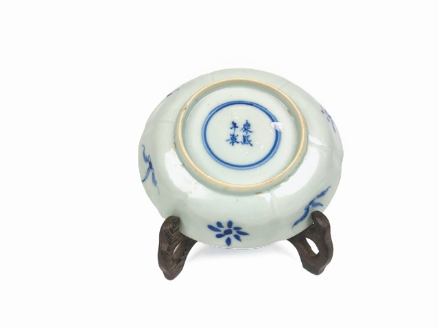 古玩陶瓷清光緒·青花魚(yú)蝦蟹花口盤(pán)真品鑒賞圖