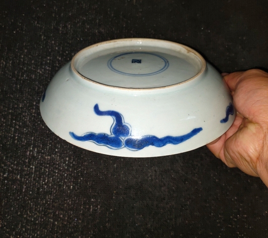 古玩陶瓷過墻龍紋青花盤真品鑒賞圖