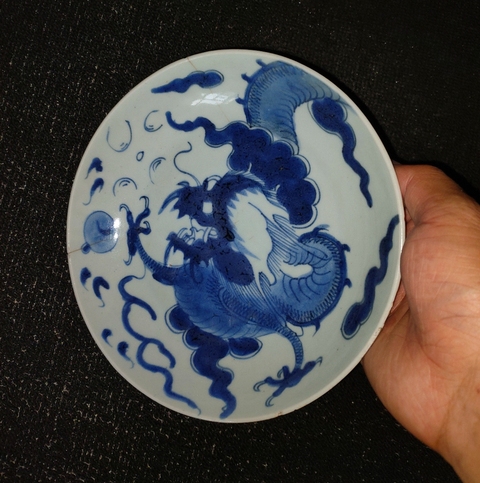 古玩陶瓷過墻龍紋青花盤真品鑒賞圖