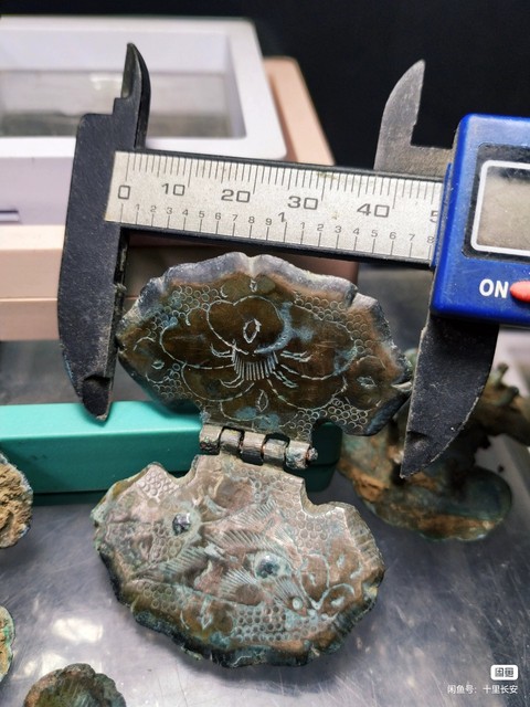 古玩銅器銅合頁真品鑒賞圖
