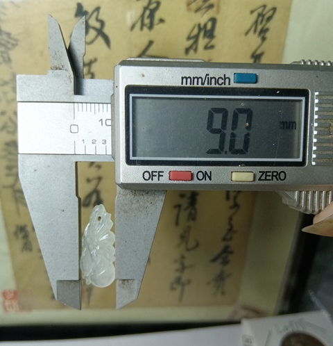古玩玉器天然翡翠雕“瓜果墜”拍賣,當前價格99元