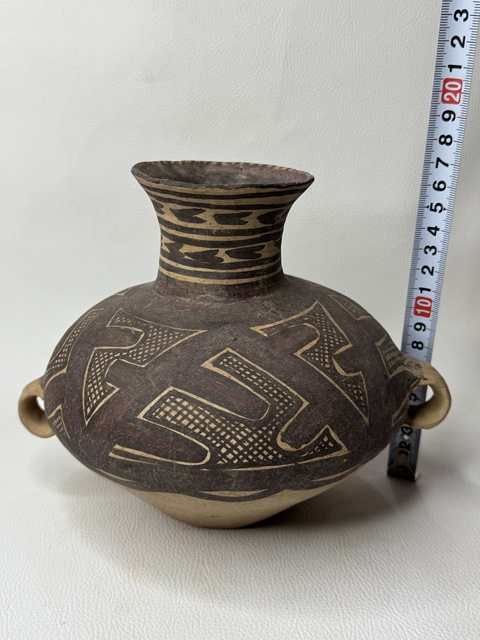 古玩陶瓷馬廠·圖騰雙耳壺拍賣,當前價格1490元