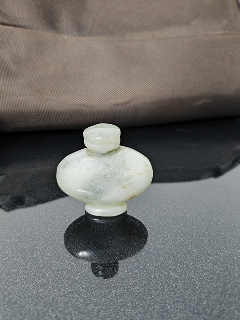 古玩玉器料器鼻煙壺拍賣,當前價格800元