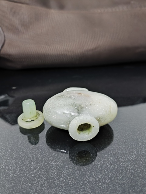 古玩玉器料器鼻煙壺拍賣,當前價格800元
