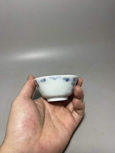 古玩陶瓷青花花卉紋杯真品鑒賞圖