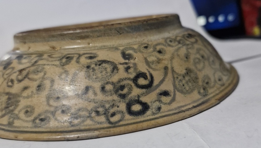 古玩陶瓷明空白期青花盤真品鑒賞圖
