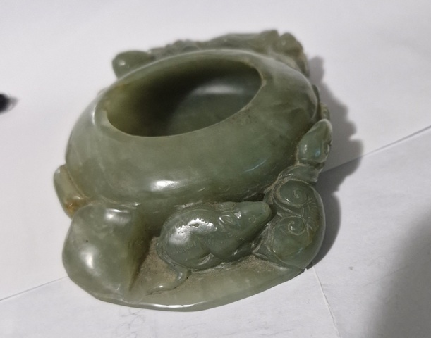 古玩玉器天然和田青玉水盂真品鑒賞圖