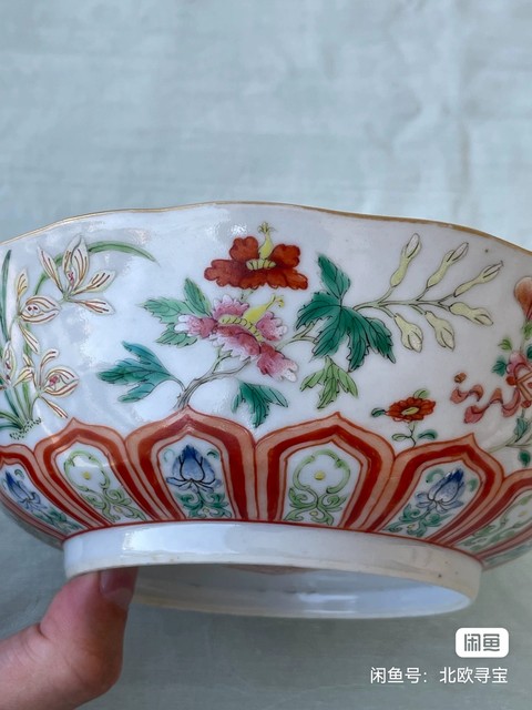 古玩陶瓷粉彩四季花卉紋花口碗真品鑒賞圖
