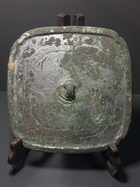古玩銅器五代·團(tuán)紋方鏡拍賣,當(dāng)前價(jià)格3800元