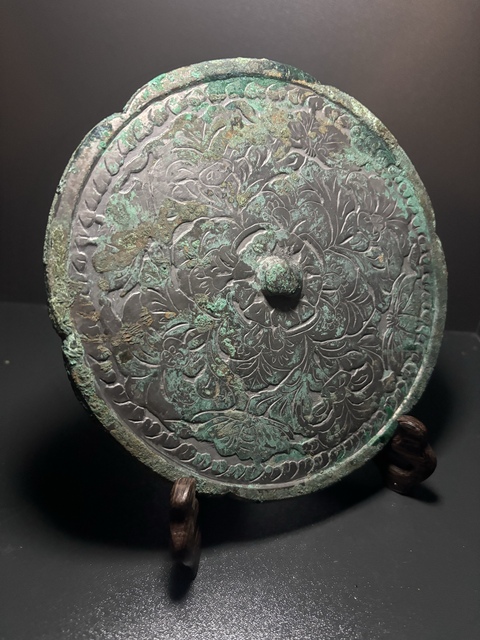 古玩銅器唐·蝶戀花鏡拍賣，當(dāng)前價(jià)格23500元