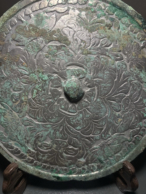 古玩銅器唐·蝶戀花鏡拍賣，當(dāng)前價(jià)格23500元