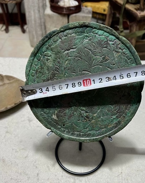 古玩銅器唐·蝶戀花鏡拍賣，當(dāng)前價(jià)格23500元
