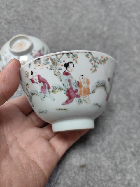 古玩陶瓷粉彩仕女嬰戲圖蓋碗真品鑒賞圖