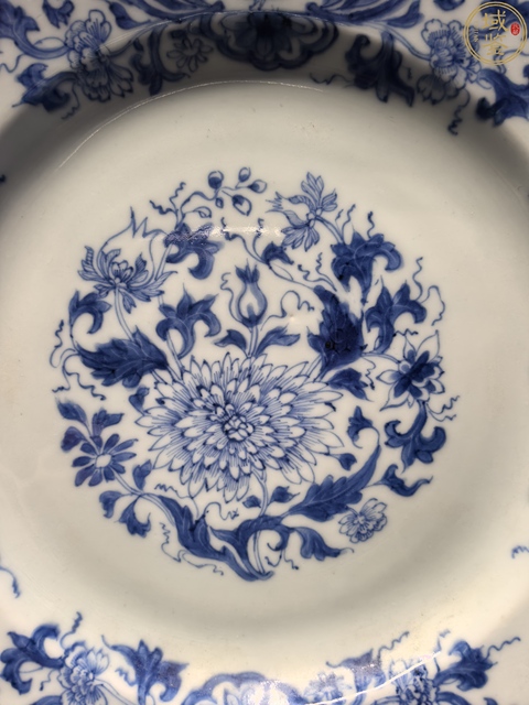 古玩陶瓷青花花卉折腰盤真品鑒賞圖