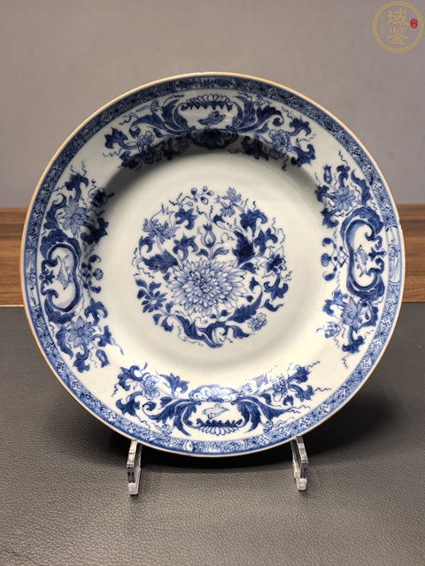 古玩陶瓷青花花卉折腰盤真品鑒賞圖