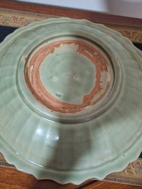 古玩陶瓷龍泉窯青釉盤真品鑒賞圖