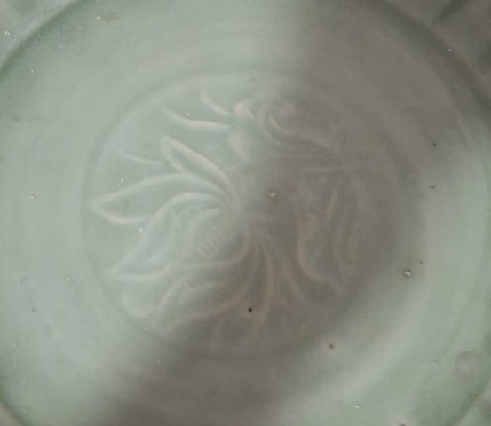 古玩陶瓷龍泉窯青釉盤真品鑒賞圖