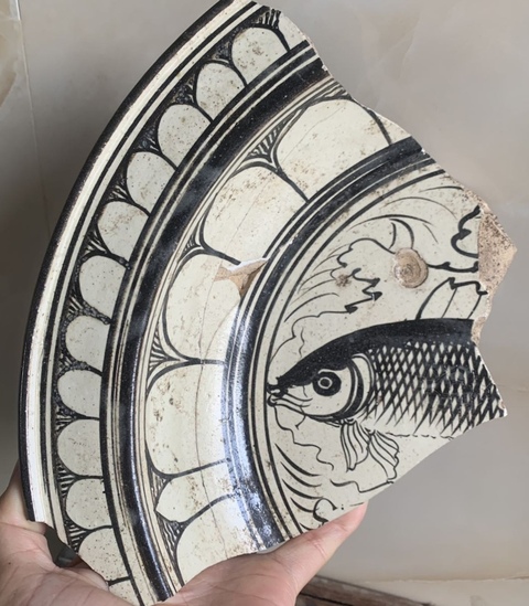 古玩陶瓷磁州窯魚盆標本真品鑒賞圖
