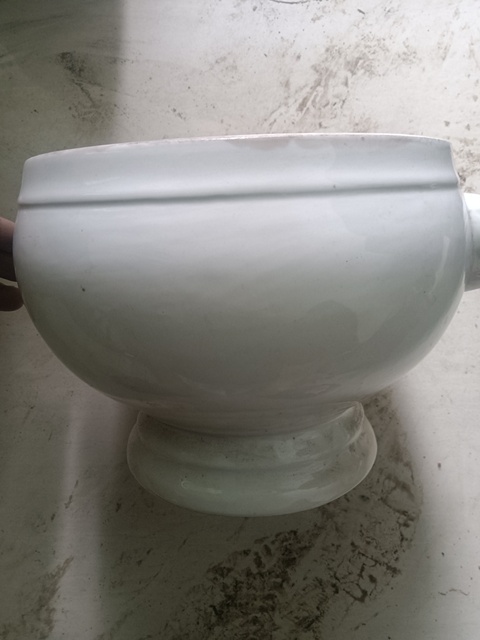 古玩陶瓷雙鋪首白釉蓋罐真品鑒賞圖