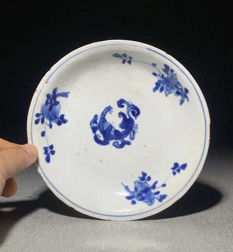 古玩陶瓷折枝花摩羯龍紋青花盤真品鑒賞圖