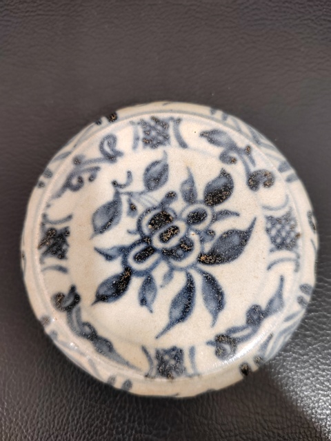 古玩陶瓷安南窯青花粉盒真品鑒賞圖