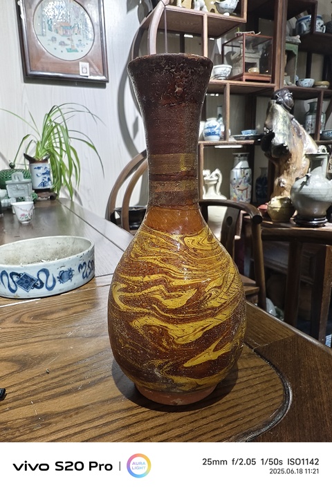 古玩陶瓷宋代黃釉絞釉瓶真品鑒賞圖
