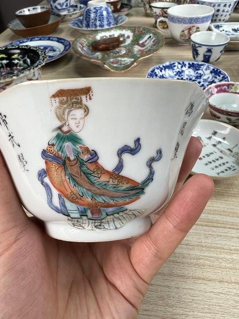 古玩陶瓷粉彩無雙譜人物茶碗真品鑒賞圖