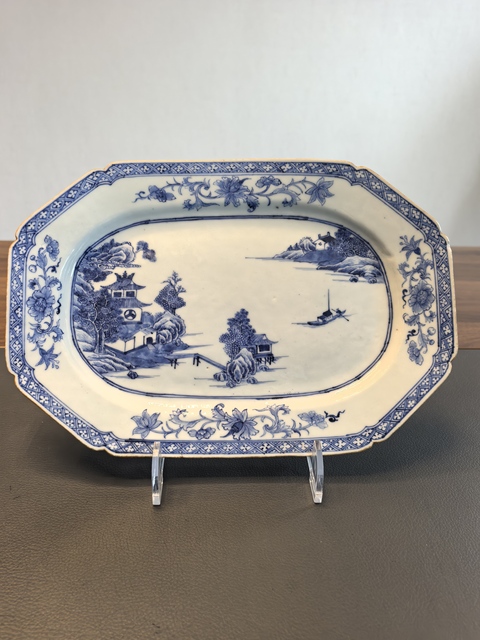 古玩陶瓷乾隆青花山水盤真品鑒賞圖