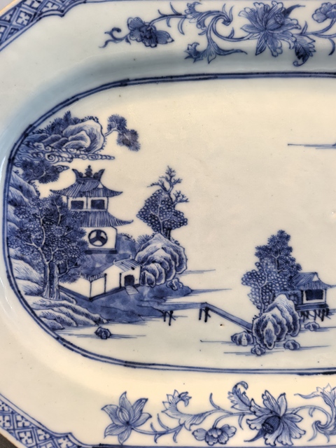 古玩陶瓷乾隆青花山水盤真品鑒賞圖