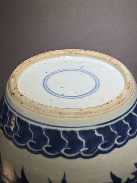 古玩陶瓷青花花卉紋罐真品鑒賞圖