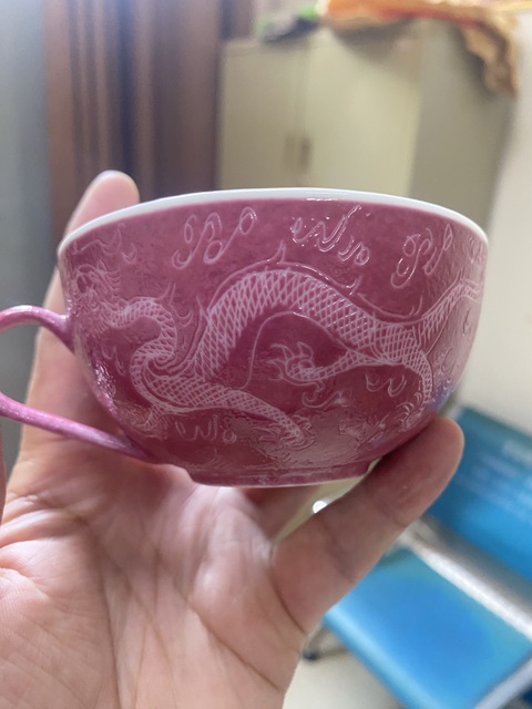 古玩陶瓷民國胭脂紅軋道龍紋杯真品鑒賞圖