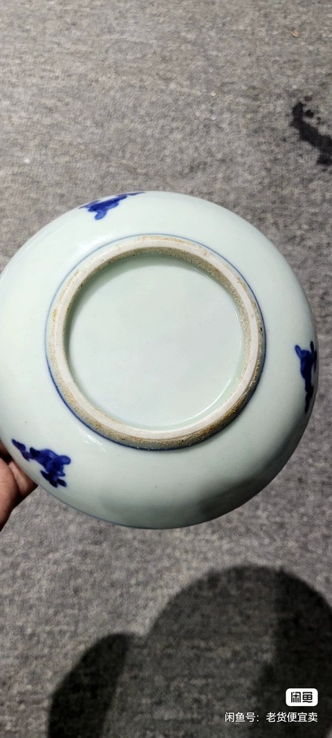 古玩陶瓷一束蓮青花盤真品鑒賞圖