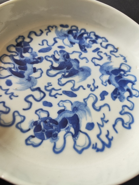 古玩陶瓷青花獅子茶盤真品鑒賞圖